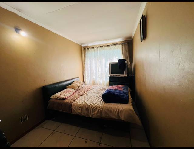 3 BEDROOM SEMI DETACHED FOR SALE IN NEWLANDS WEST
